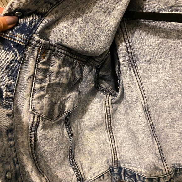 Distressed Acid Wash Denim Jacket - Picture 3 of 7